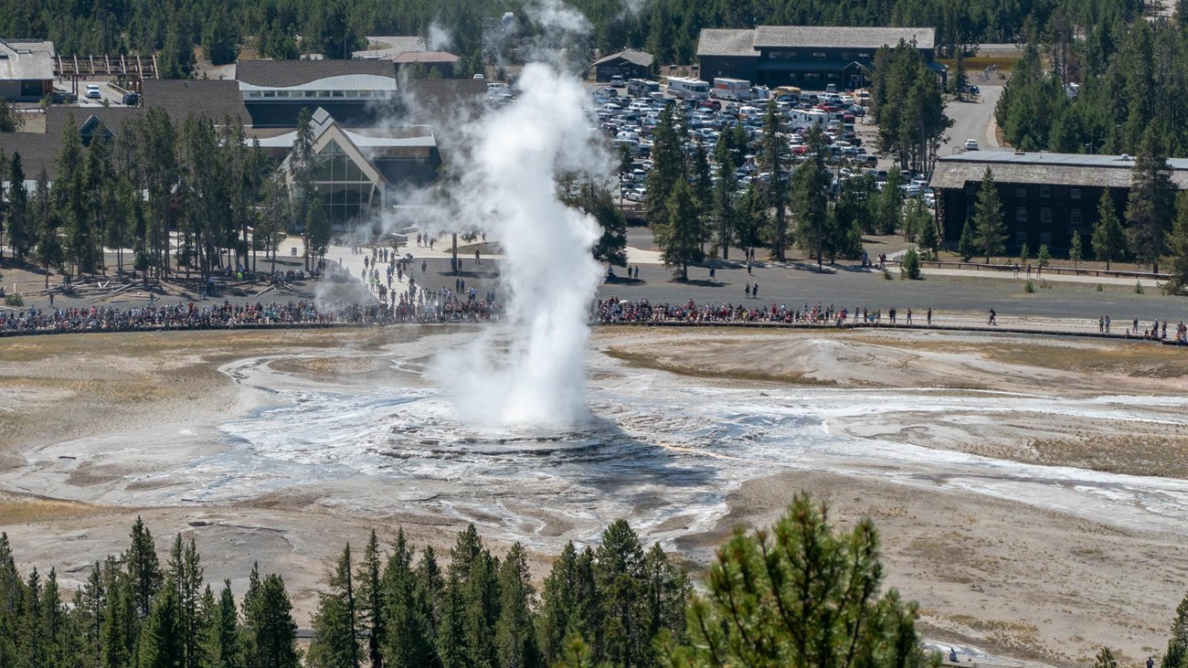 Observation Point to Geyser Hill Hiking Guide – Yellowstone National Park
