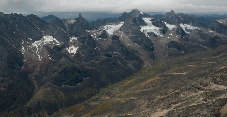 Arrigetch Peaks Trek – Gates of the Arctic National Park Guide