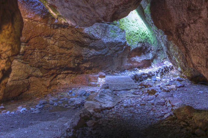 Bear Gulch Cave Trail – Pinnacles National Park Guide