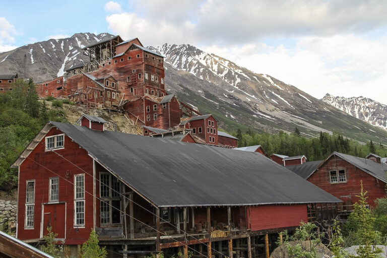 Kennecott Mines Ghost Town – Wrangell–St. Elias National Park Guide